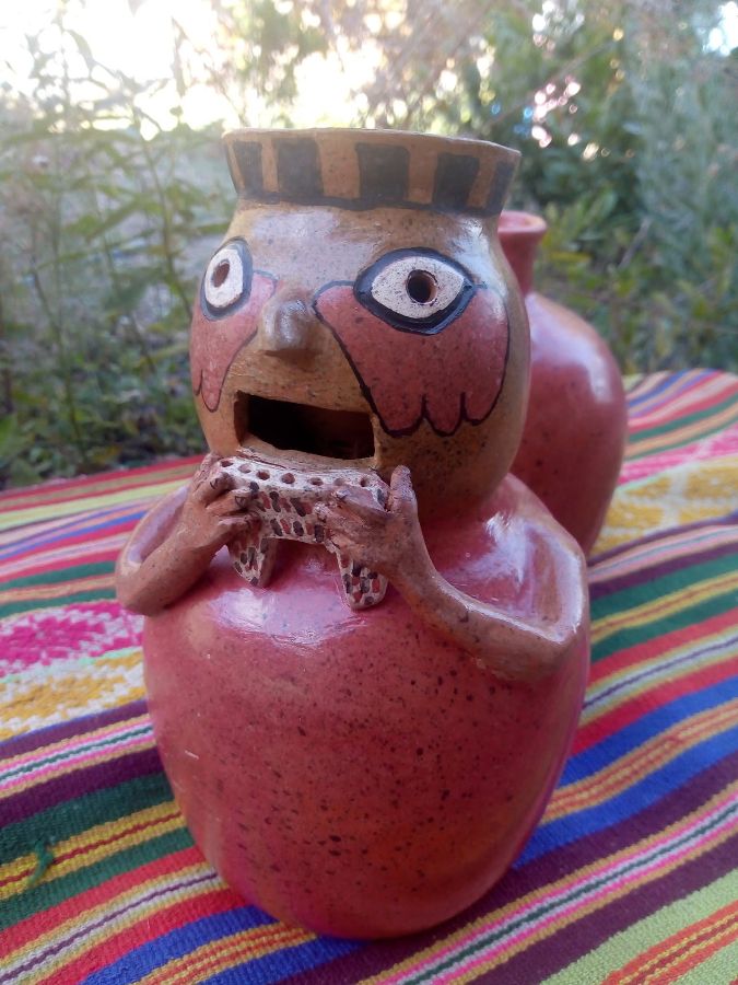 The face on a whistling vessle