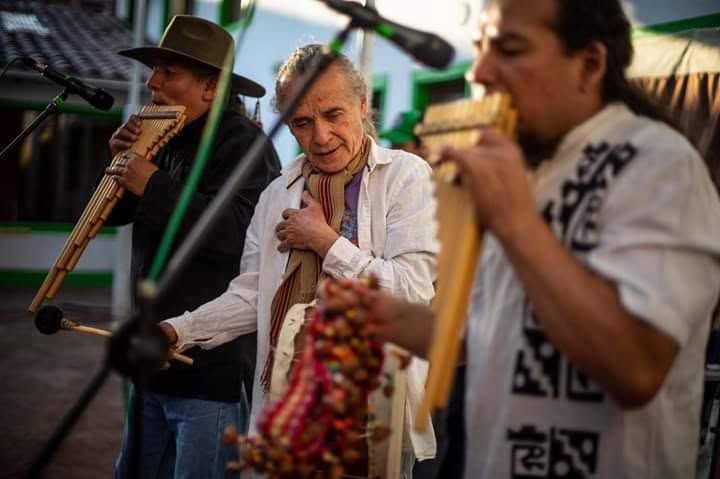 Performing with Tito la Rosa